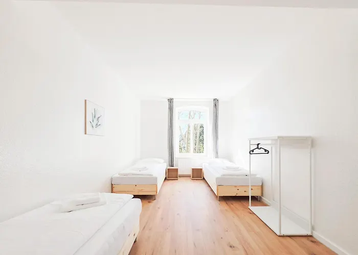 Apartament Tolstov - 2 Schlafzimmer - Sofa - Kueche - Waschmaschine - 20 Min To Messe Dus